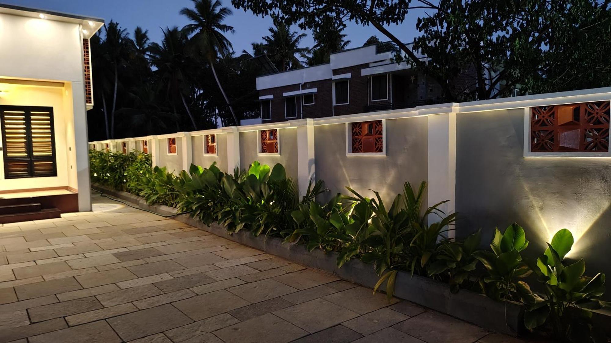 Hrishi Guest 2bhk